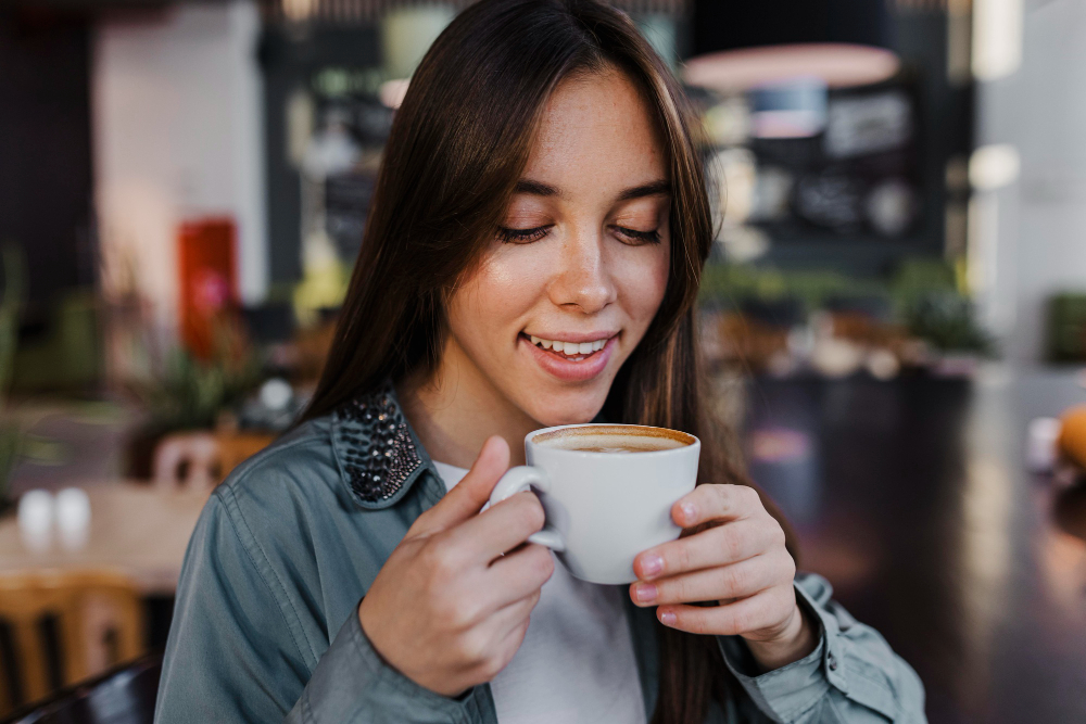 Nuevo estudio: las mujeres envejecen mejor si beben café