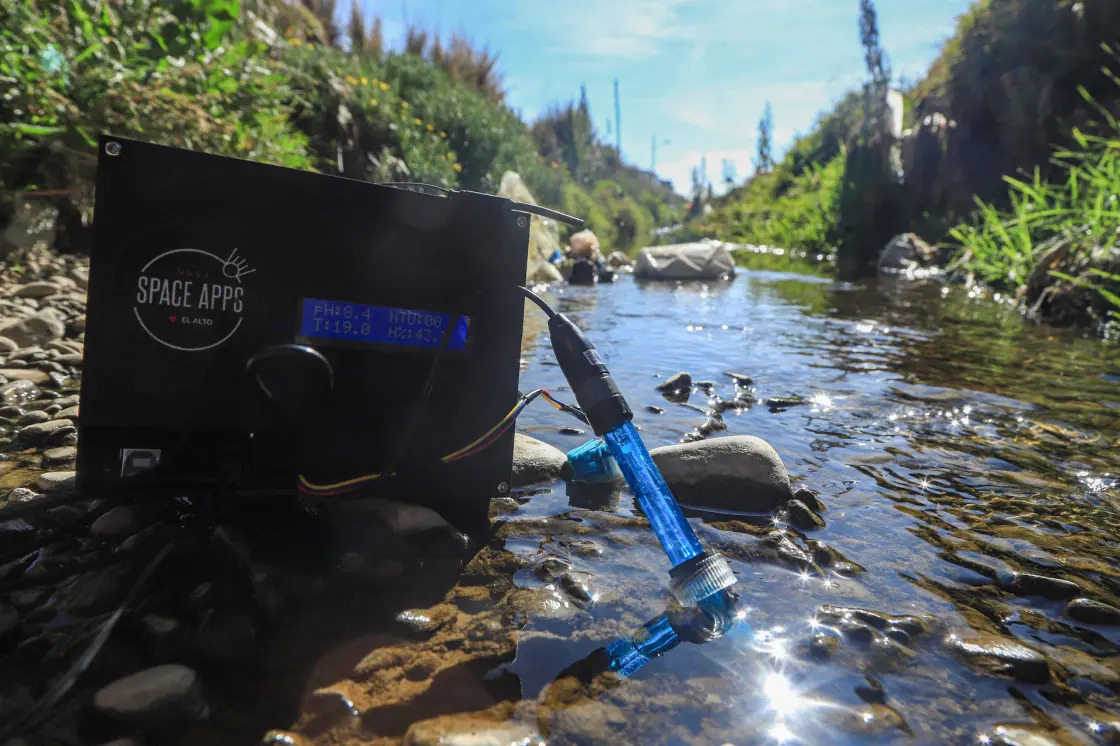 Jóvenes diseñan sensor para detectar agua contaminada