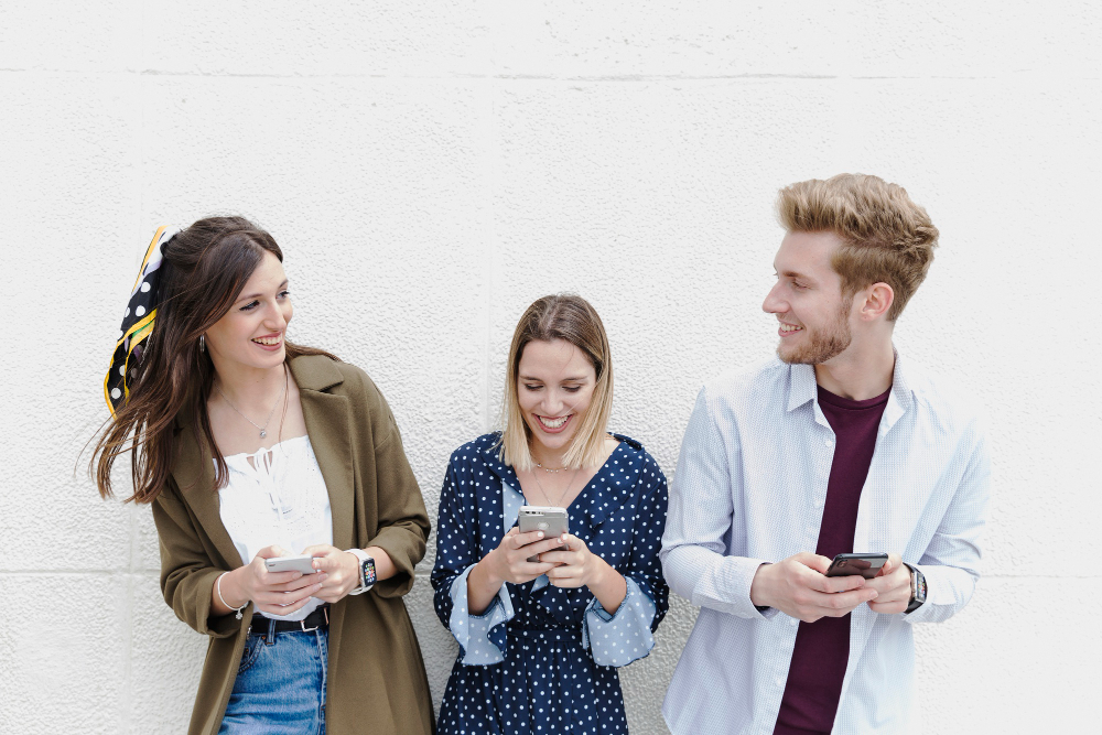 Uso de emojis aumenta la cercanía y simpatía entre amigos