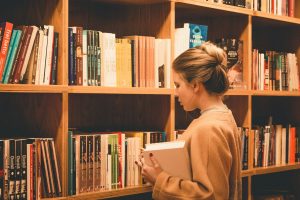 775-9-CULTURA_Librería Carlos Fuentes_Unsplash