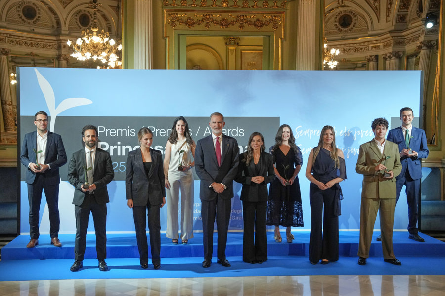 Jóvenes colombiana y guatemalteca reciben Premio Princesa de Girona