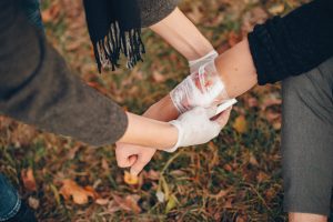 263-4-CIENCIA_Curar heridas_ Freepik-min