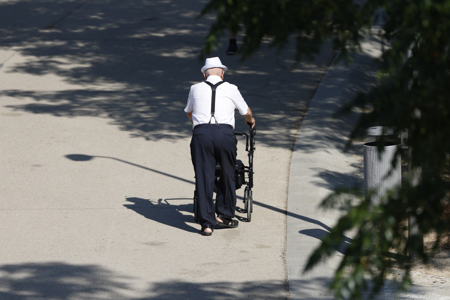 Las olas de calor amenazan a los mayores: vulnerables y poco preparados para protegerse