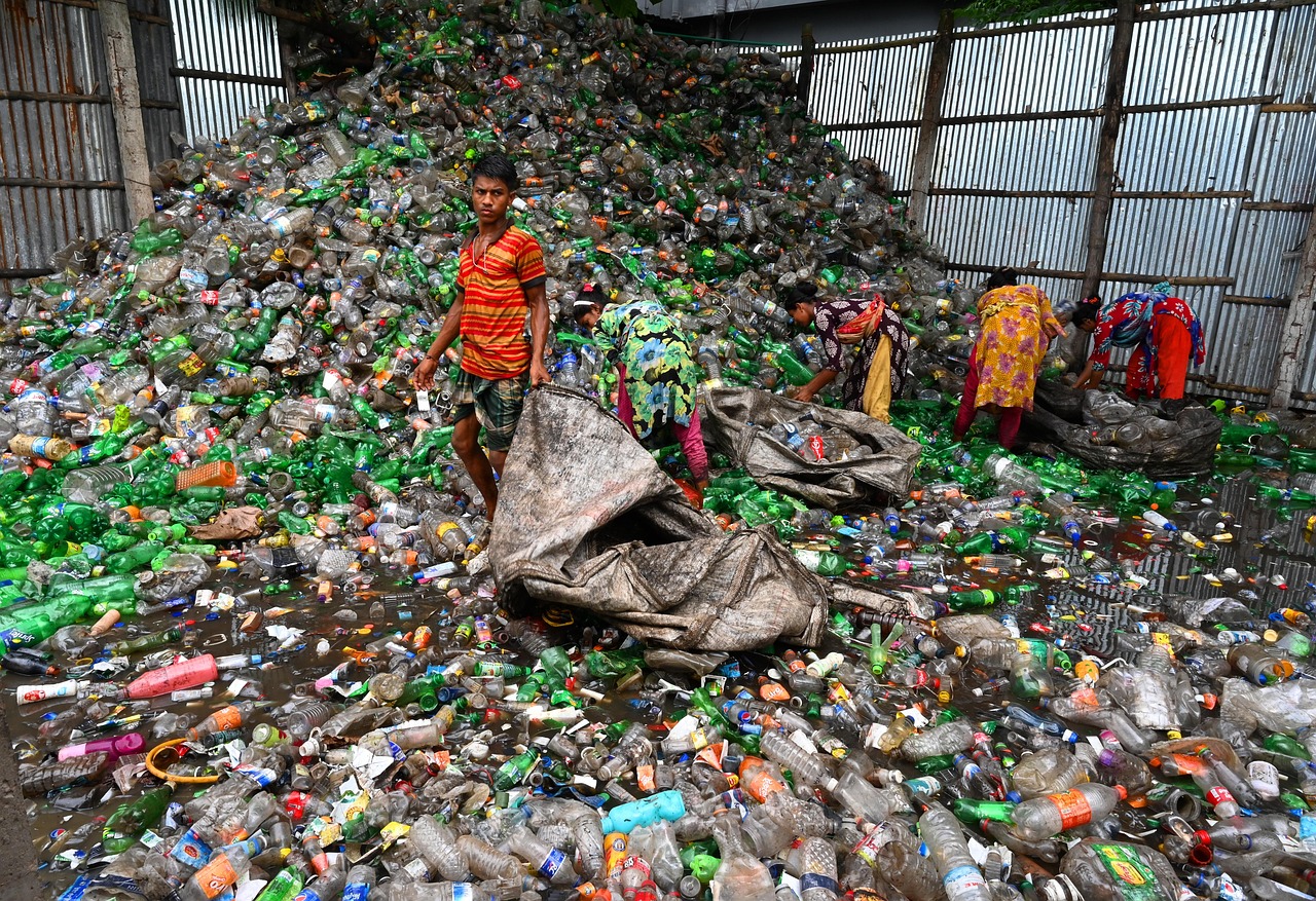 Contaminación por macroplásticos representa “amenaza urgente”