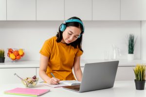 790-6-TECNO-Educación tecnologías_Freepik