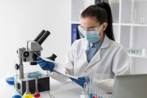 274-2-CIENCIA_Científica uruguaya_Freepik