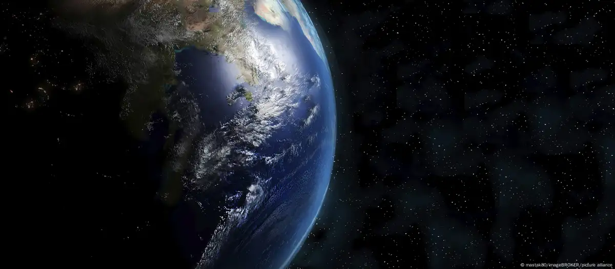 NASA descubre que la Tierra se ha vuelto más oscura