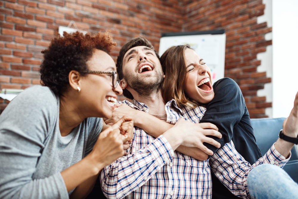 La risa: el pegamento social que une cerebros y emociones