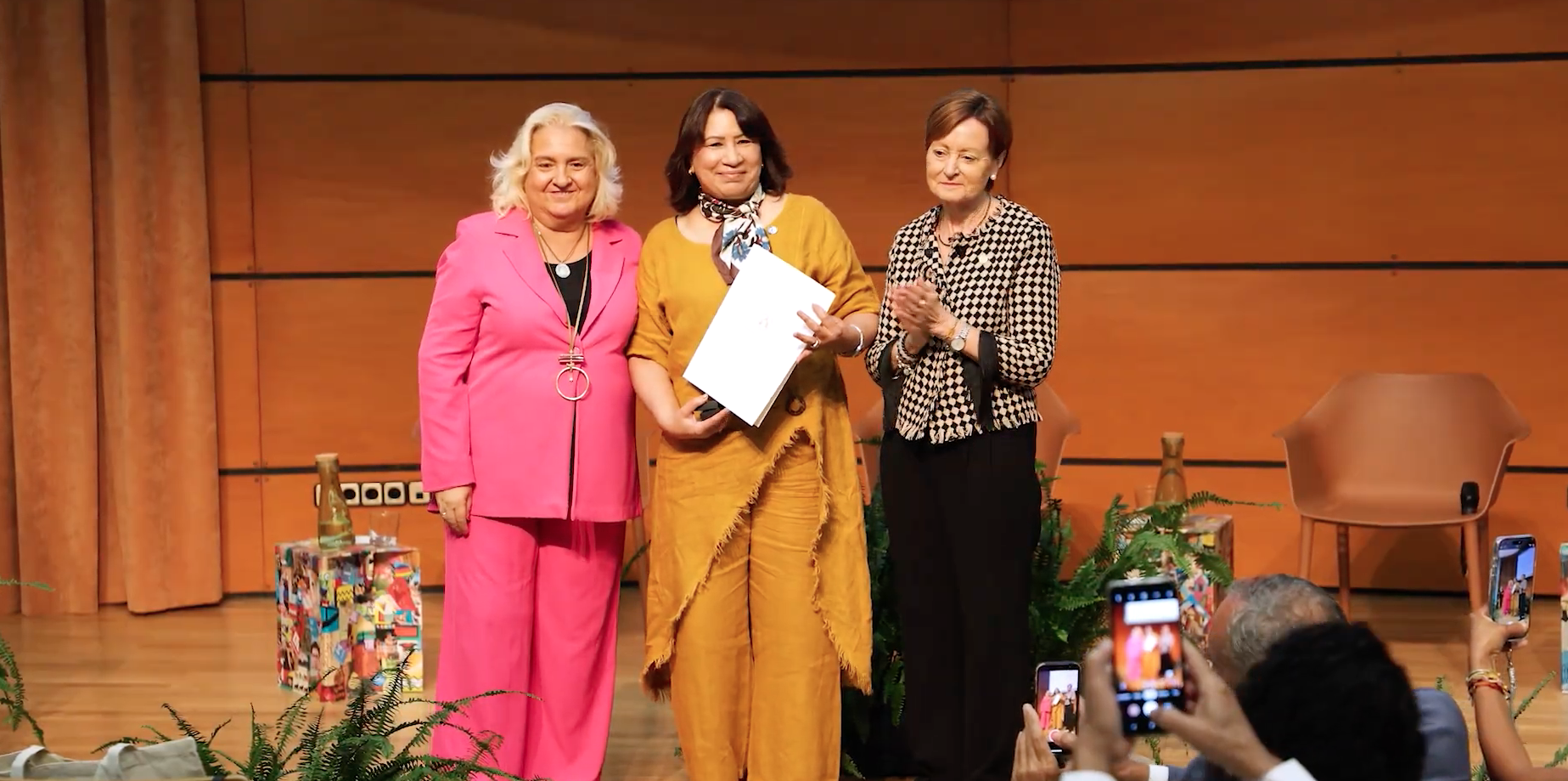 Doctoradas de República Dominicana son reconocidas por la UV