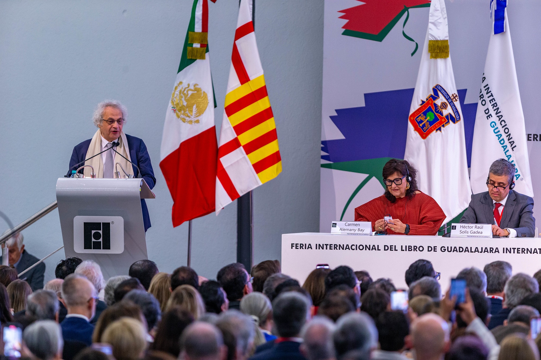 “La literatura es más indispensable que nunca”: Amin Maalouf