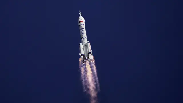 China pospone el regreso de la misión tripulada Shenzhou-20 por posible impacto espacial