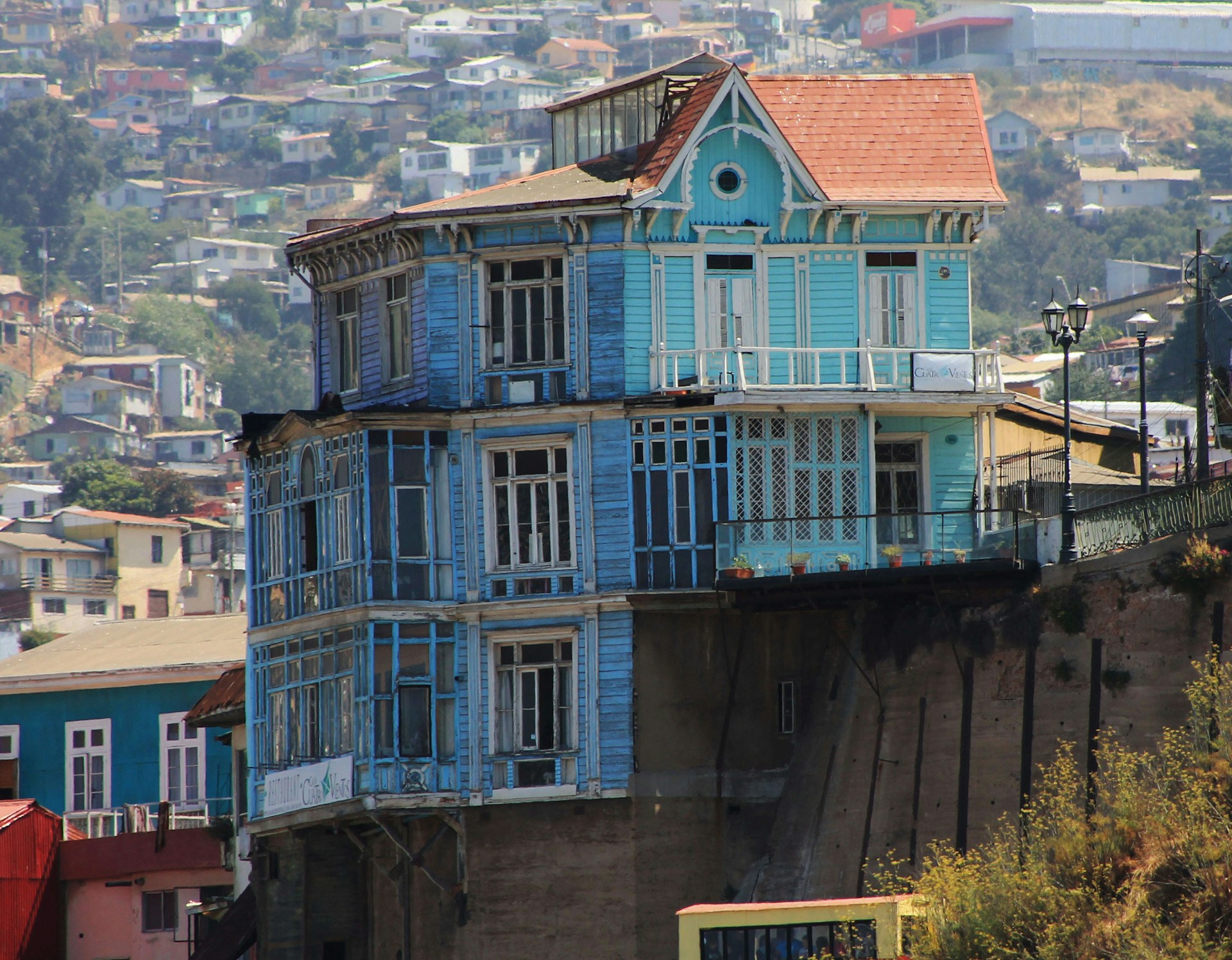 Arquitectura neoandina preserva identidad y color en El Alto