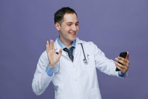 279-1-CIENCIA_Doctor influencer_