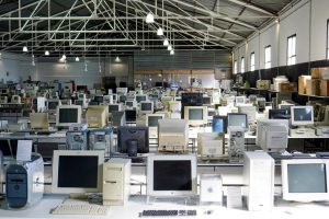 Cómo una fábrica de muebles se convirtió en el mayor museo de la computación de España