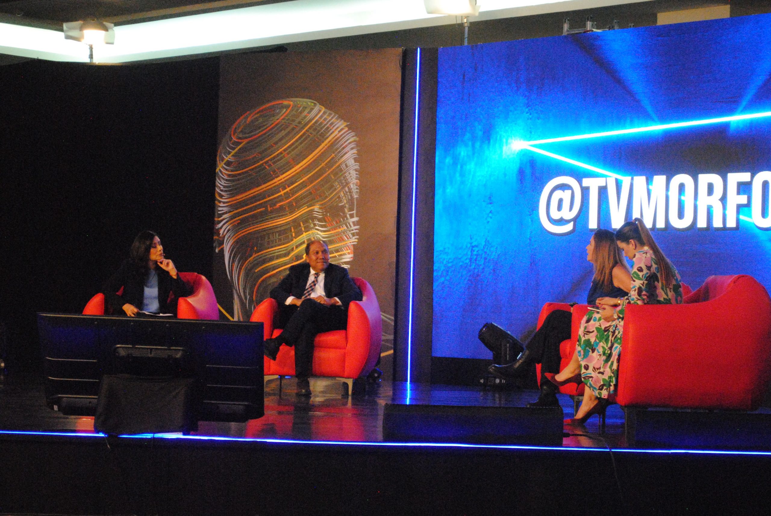 La fatiga informativa y el nuevo consumidor digital: TV Morfosis analiza la crisis del ecosistema mediático