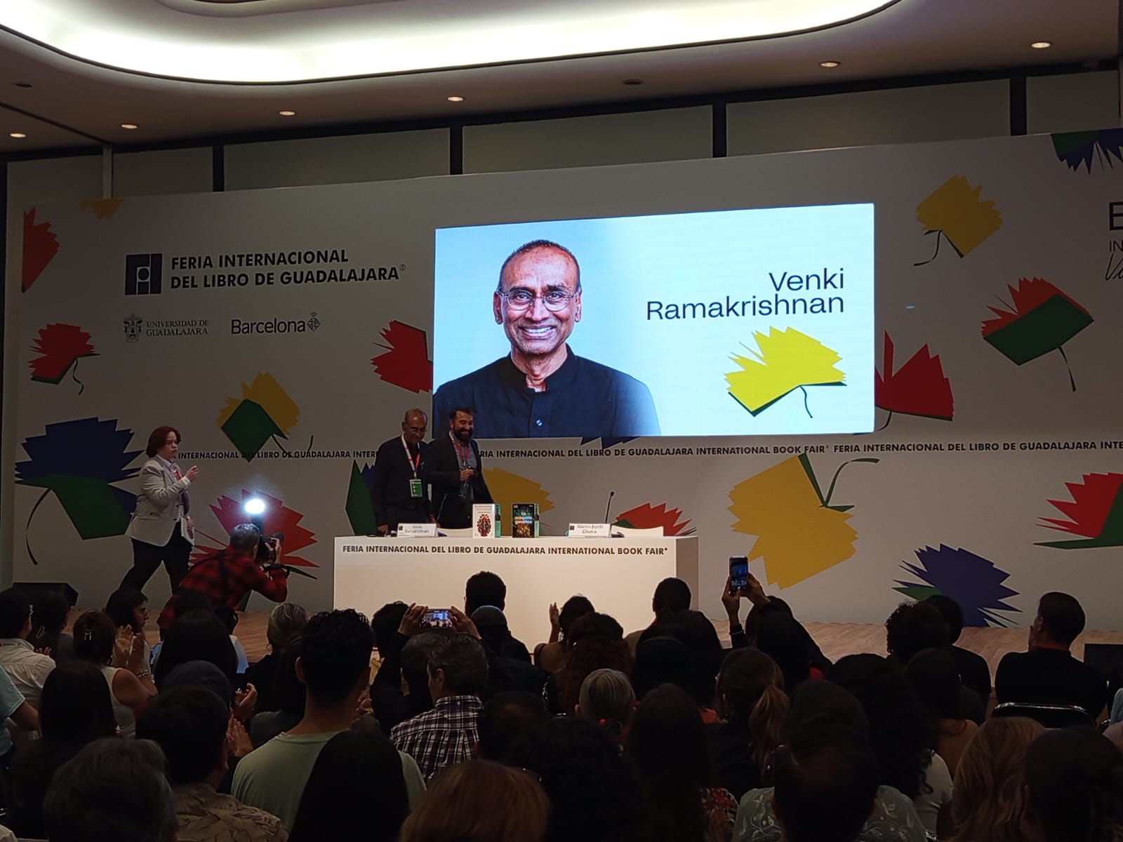 ¿Por qué nos morimos? La muerte como precio evolutivo y el futuro de la longevidad. Sir Venki Ramakrishnan en la FIL Guadalajara 2025