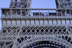 Marie Curie y Suzanne Veil, entre las 72 científicas cuyo nombre adornará la Torre Eiffel