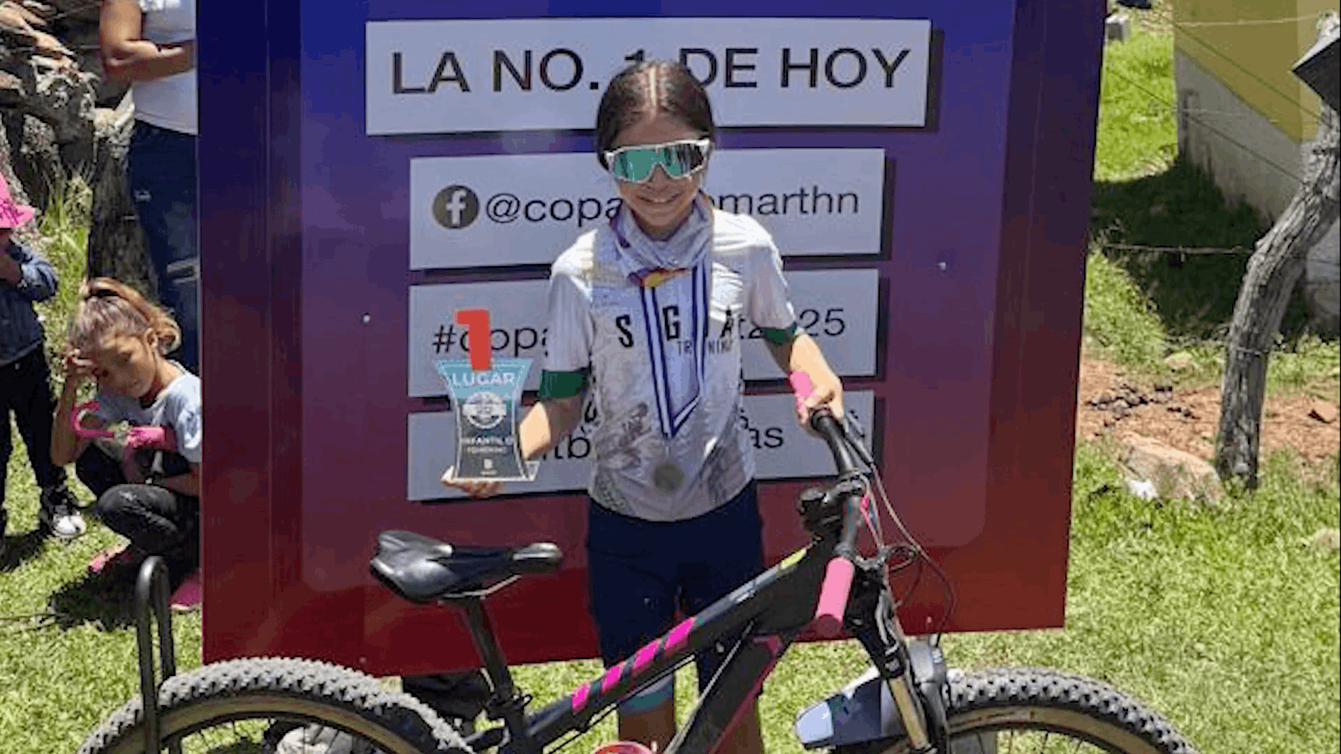 Daniela Mendoza, ciclista infantil que enorgullece a Honduras