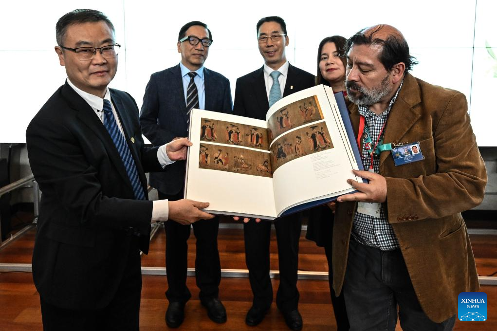 Chile y China fortalecen su intercambio cultural con arte