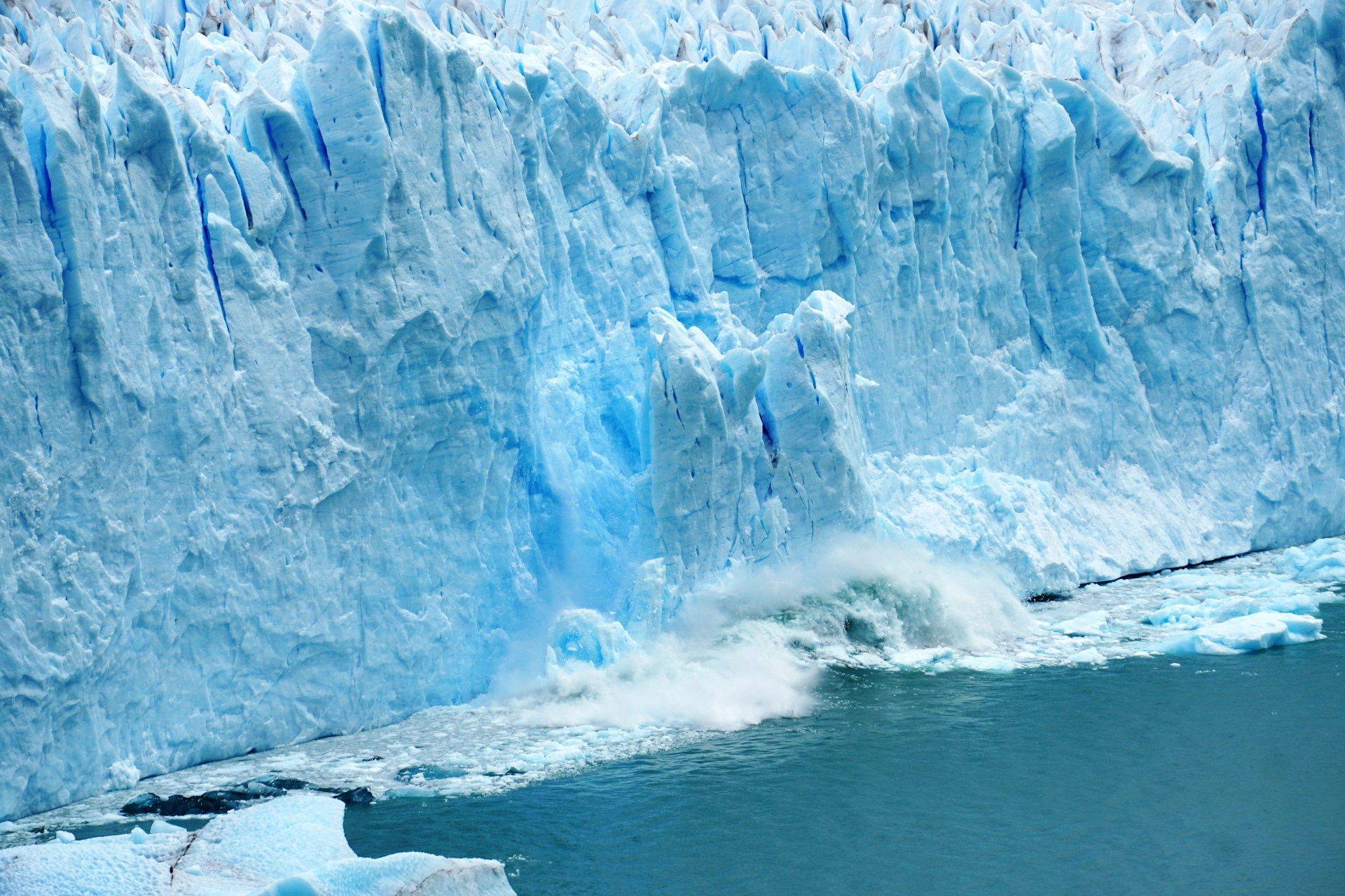 Retroceso de glaciares acelera el aumento del nivel del mar