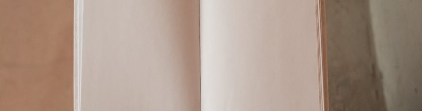 Unos 10.000 escritores firman un libro en blanco para protestar contra el «robo» de la IA