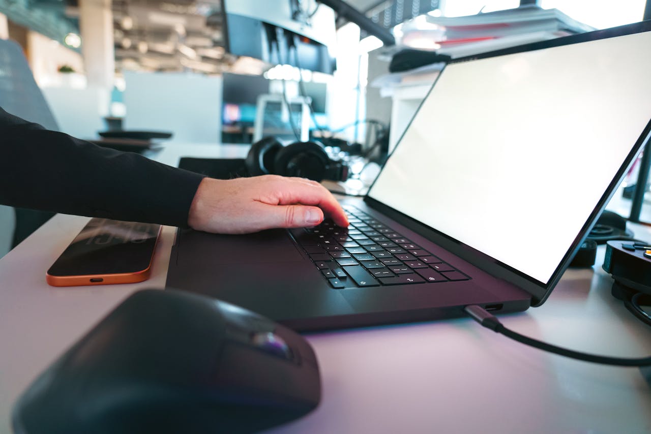 Un nuevo modelo basado en IA aprende a neutralizar amenazas digitales