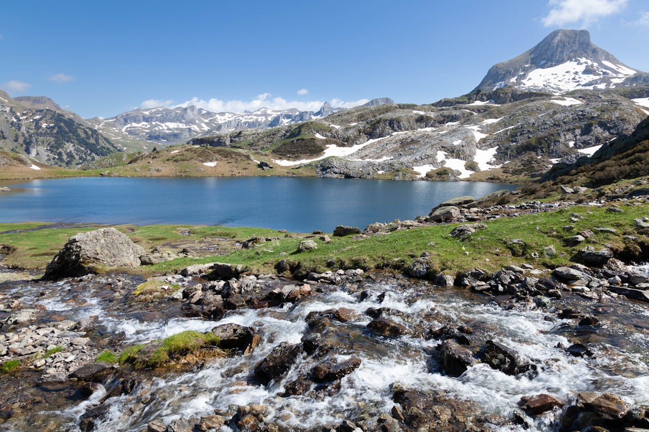 Los Pirineos pierden 3 días de helada y ganan 5 de verano cada década, según un estudio