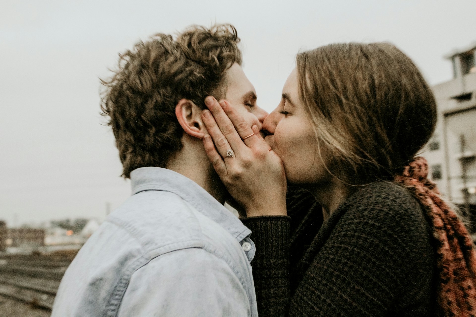 ¿Qué es la enfermedad del beso?