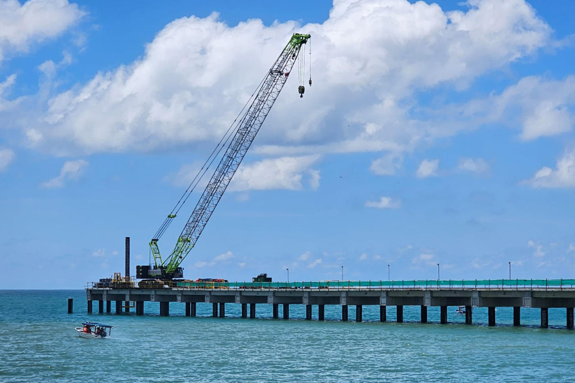 Detectan que un gran muelle en construcción en Panamá serviría de hábitat para arrecifes