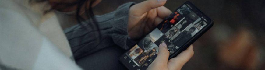 Asocian la comunicación en redes sociales con desconocidos a una mayor soledad