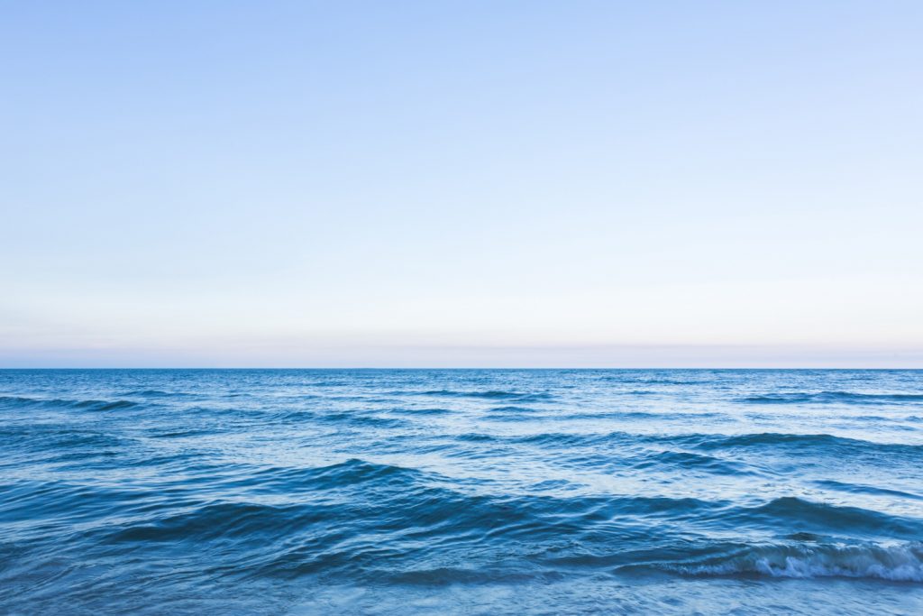 https___www.magnific.com_free-photo_fantastic-seascape-with-ripples_977674.htm#fromView=search&page=1&position=7&uuid=cb44d5a6-af6a-4e20-b64c-5f6db190f7b8&track=ais_hybrid&query=MAR.jpg