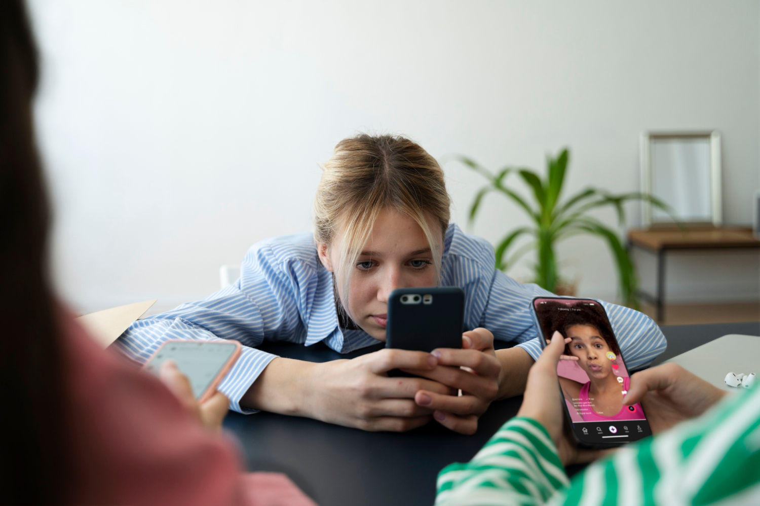 El exceso de contenido digital aumenta la ansiedad