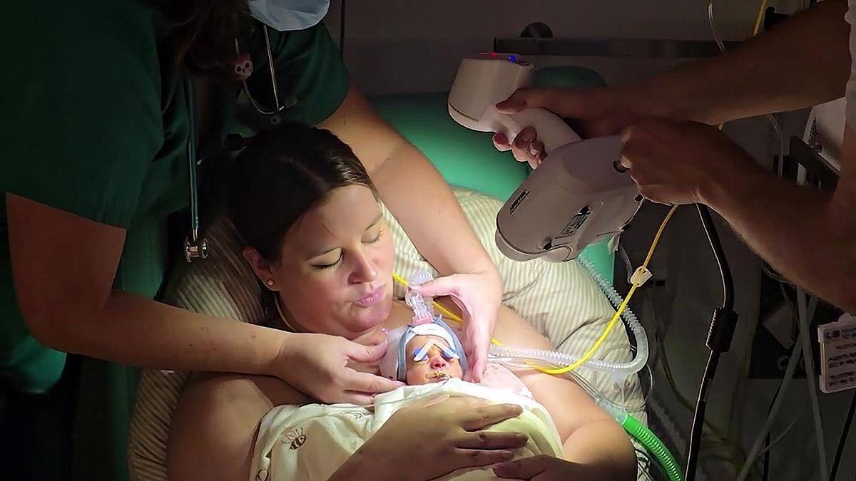 El Hospital 12 de Octubre desarrolla mascarillas nasales en 3D para ayudar a respirar a bebés prematuros