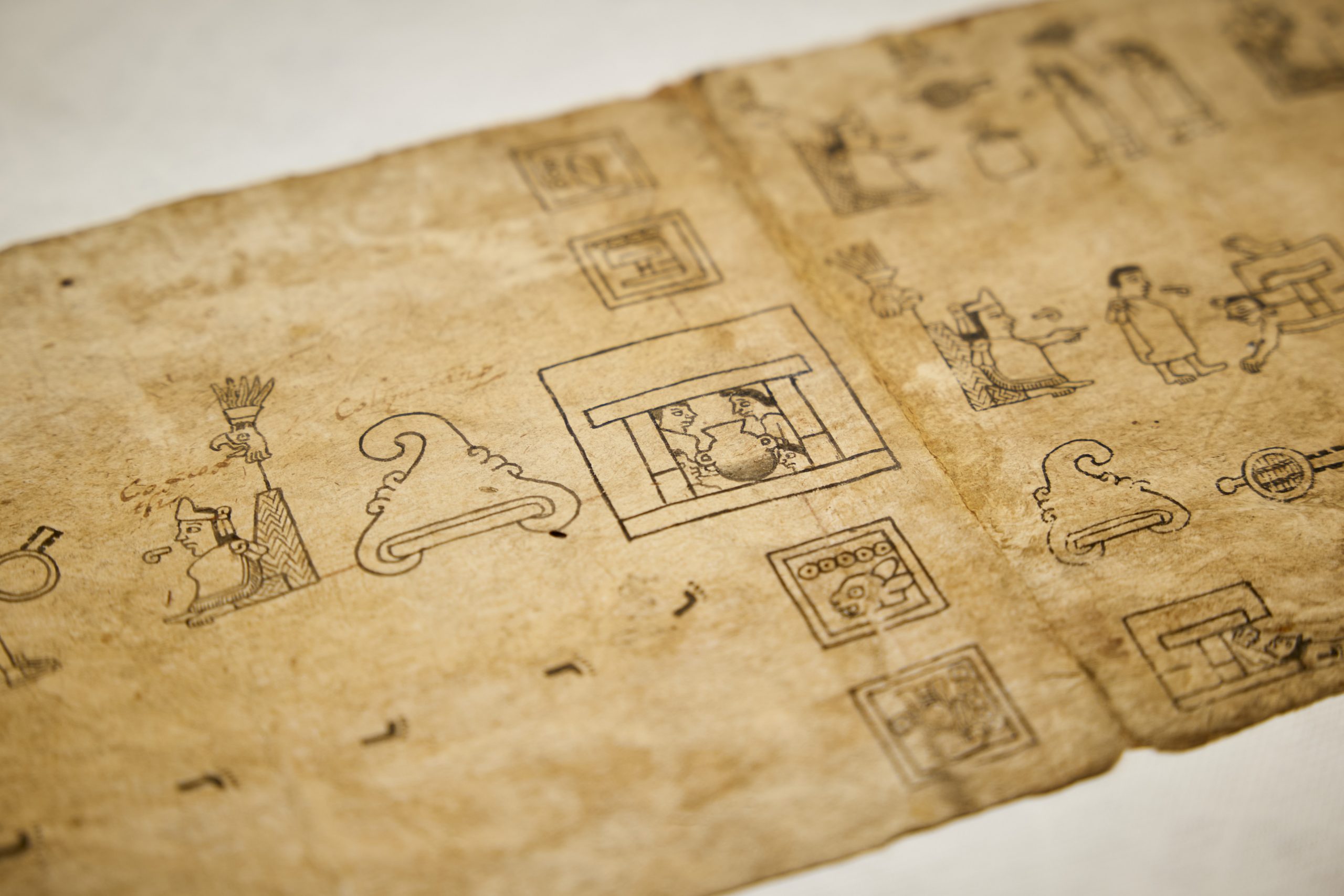 París expone manuscrito prestado por México sobre el viaje mítico de los aztecas
