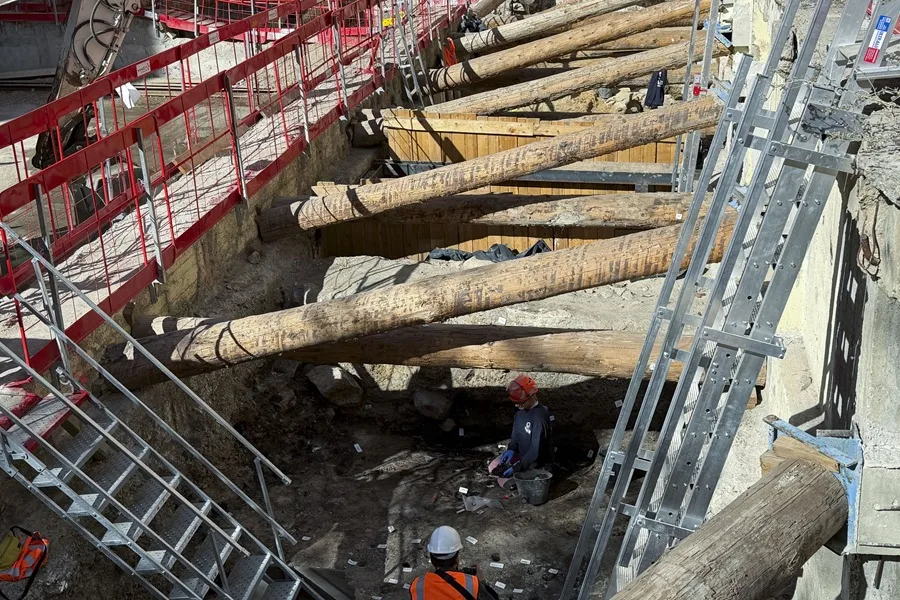 Hallan en París una muralla galorromana que puede aclarar el origen de la ciudad