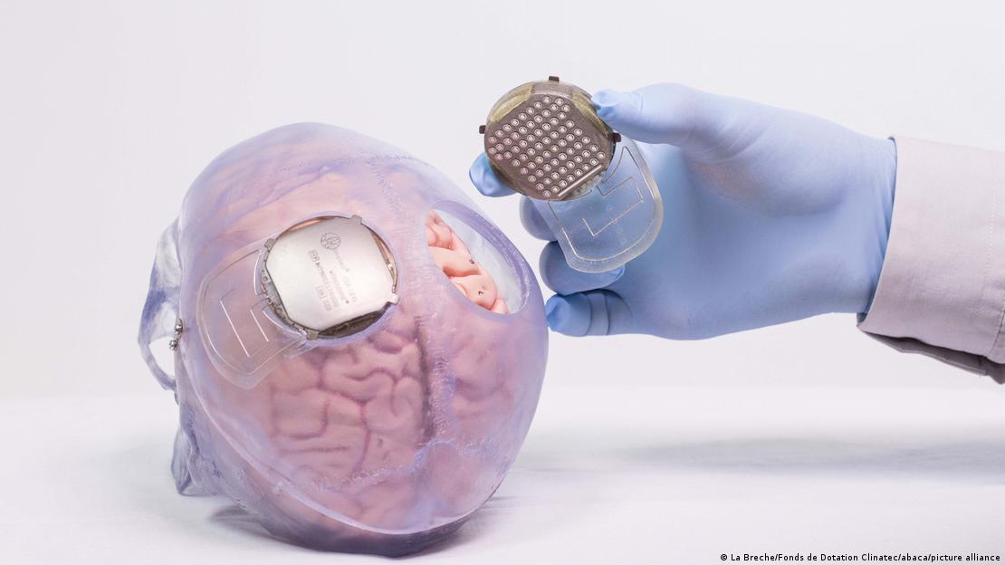 Conectar el cerebro con el celular: tecnología posible en diez años
