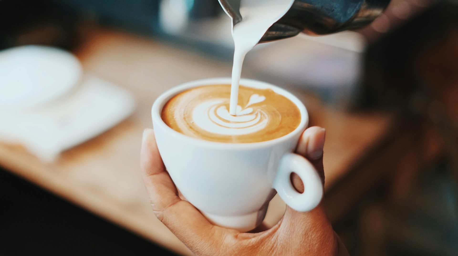 ¿Cuánto café puedes tomar al día sin riesgos?