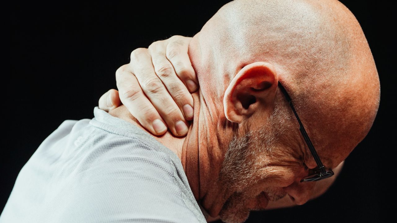 El dolor no solo ocurre durante la vejez, se puede acentuar antes de los 55 años