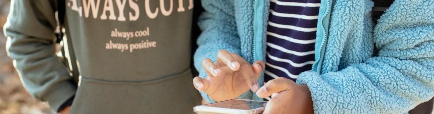 Líderes nórdicos piden revisar a fondo plataformas digitales para proteger a infantes